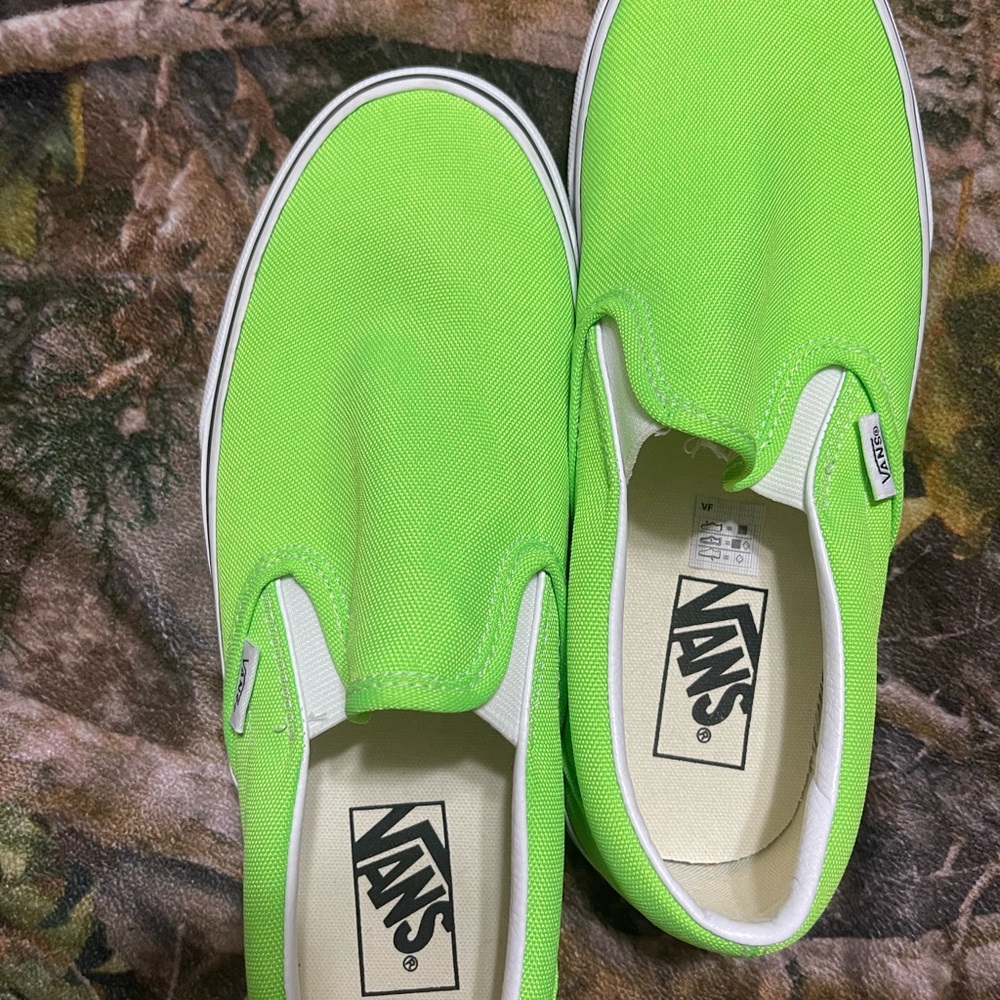 Vans - Picture 2 of 4
